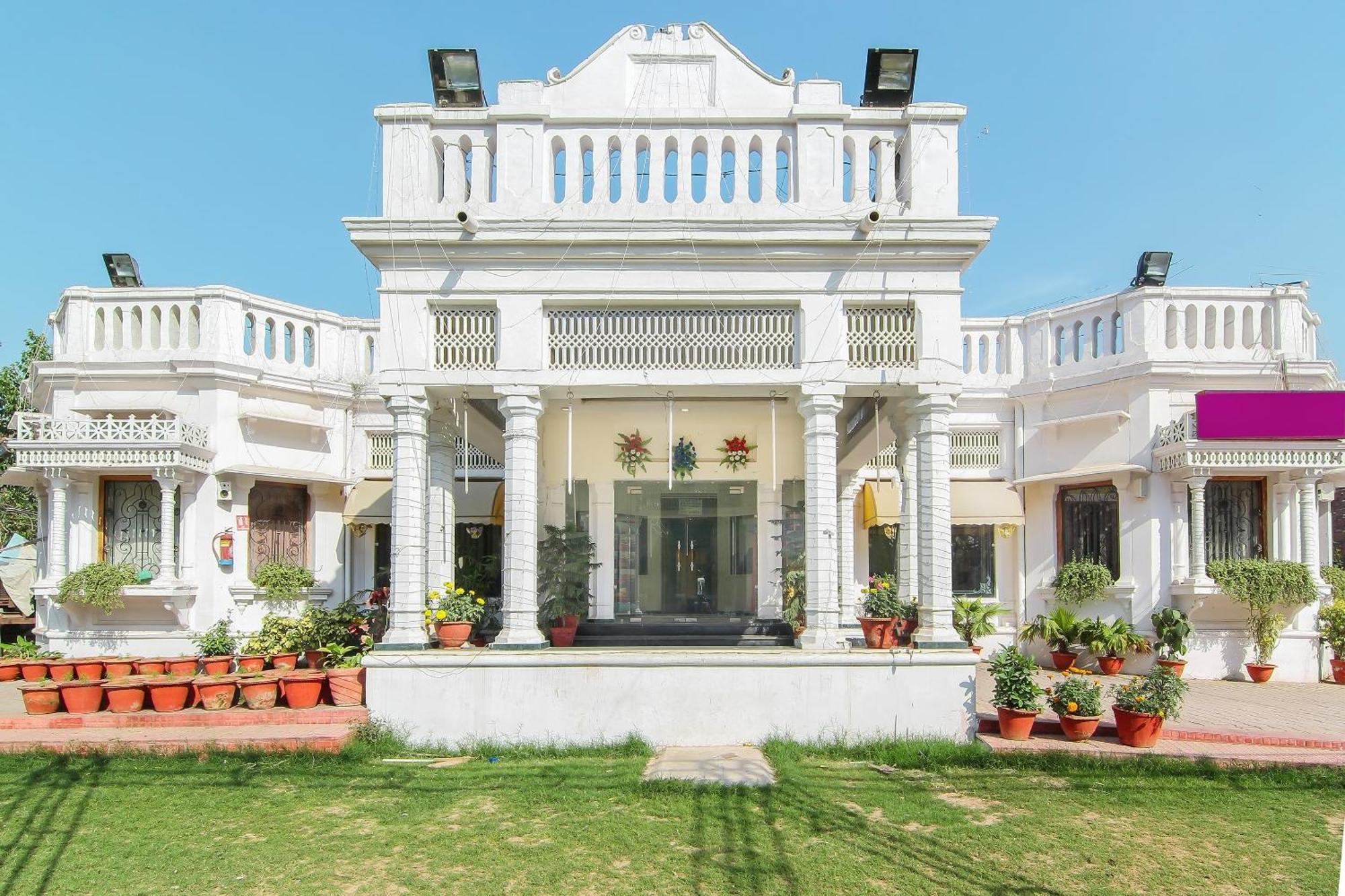 Lukergunj Holidays Prayagraj Exterior foto